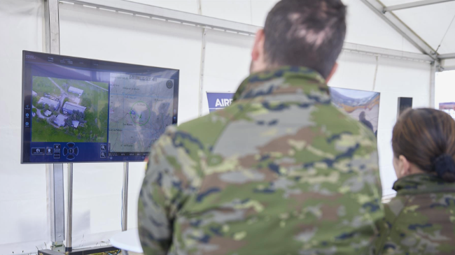 Una pantalla durante una demostración en la Base del Ejército en Colmenar Viejo, a 9 de mayo de 2025, en Colmenar Viejo (Jesús Hellín). Una pantalla durante una demostración en la Base del Ejército en Colmenar Viejo, a 9 de mayo de 2025, en Colmenar Viejo (Jesús Hellín).