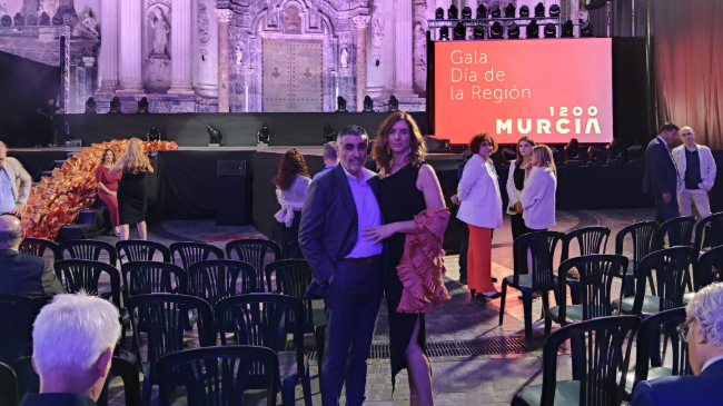 El presidente del grupo MurciaEconomía, José Miguel Cánovas, asiste a la Gala del Día de la Región de la 7. El presidente del grupo MurciaEconomía, José Miguel Cánovas, asiste a la Gala del Día de la Región de la 7.