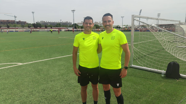 Los colegiados Ojaos Valera y Jim&eacute;nez Contreras (FFRM).