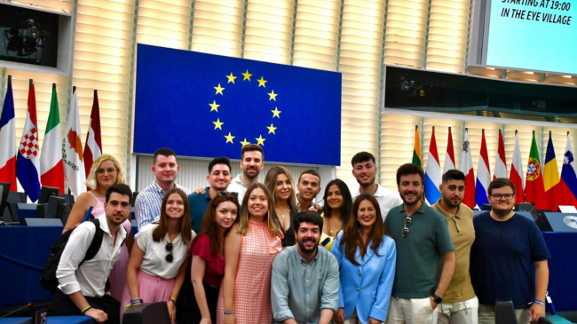 Una delegación participa en el Parlamento Europeo junto a la eurodiputada Maravillas Abadía y el presidente de Nuevas Generaciones de la Región, Antonio Landáburu, y aborda sus preocupaciones en vivienda, empleo y políti Una delegación participa en el Parlamento Europeo junto a la eurodiputada Maravillas Abadía y el presidente de Nuevas Generaciones de la Región, Antonio Landáburu, y aborda sus preocupaciones en vivienda, empleo y políti