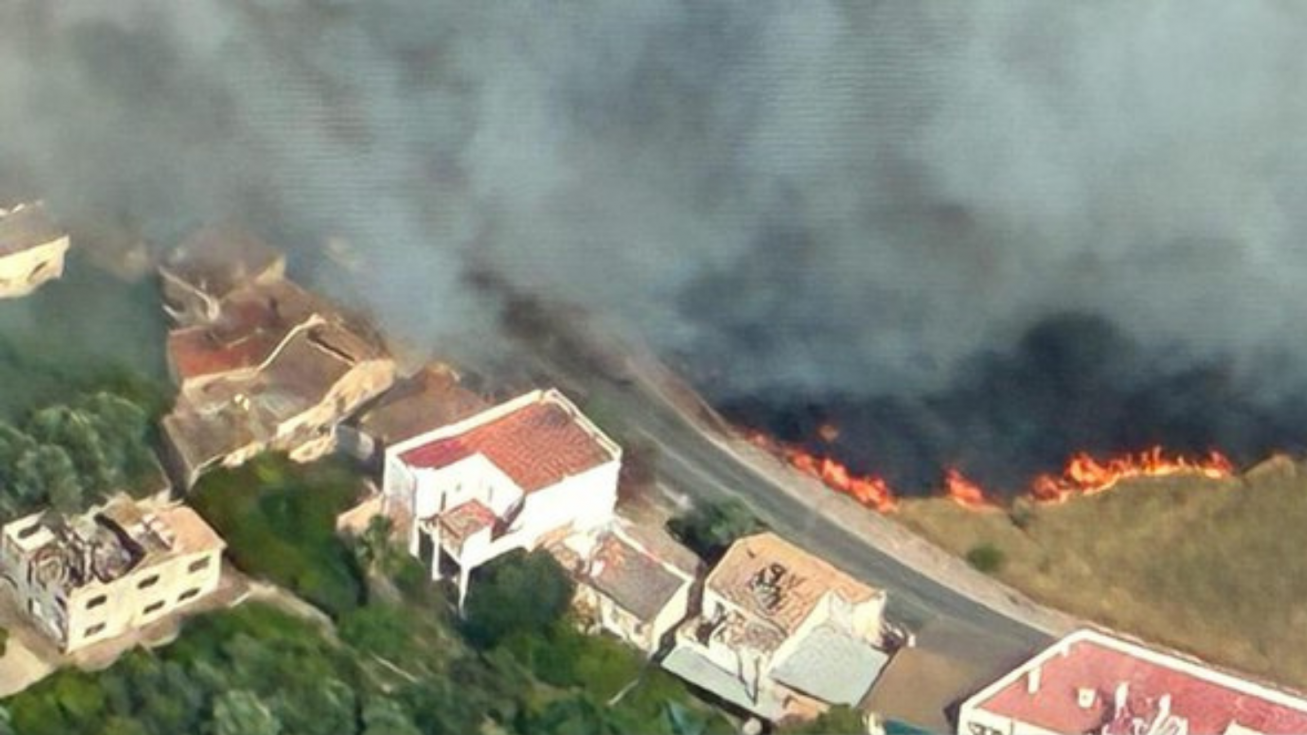 La UME activada y de camino al incendio de Los Garres que obliga a desalojos preventivos