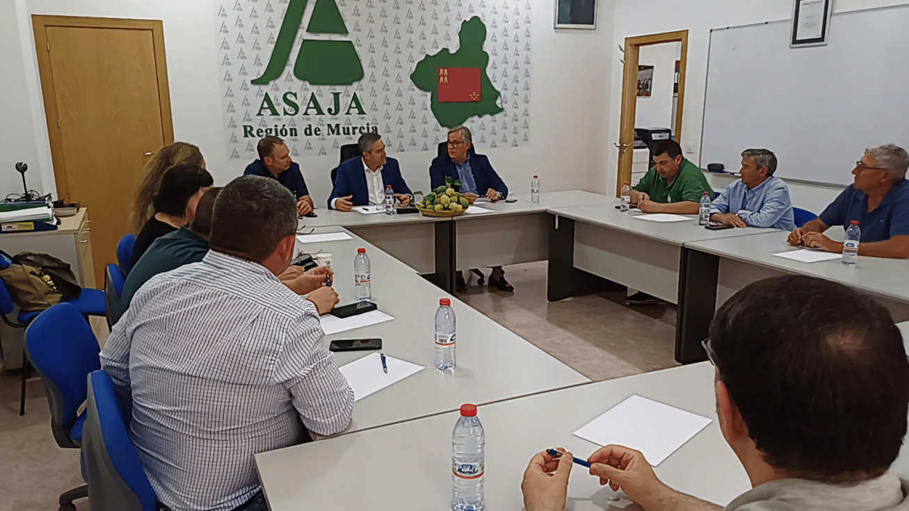 El Gobierno regional sitúa el relevo generacional como como eje clave para el futuro del campo murciano