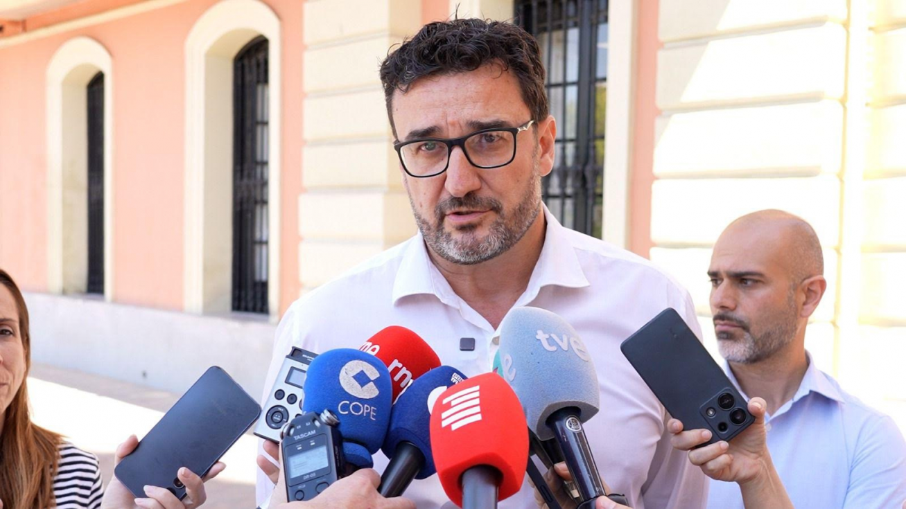 Ginés Ruiz acusa a la alcaldesa de Murcia de 
