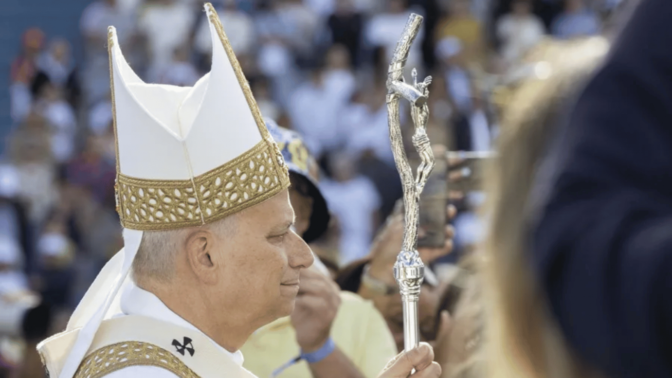 Fotograf&iacute;a del 11 de junio de 2026 del papa Le&oacute;n XIV durante la homil&iacute;a de la misa multitudinaria en el estadio de Gran Canaria. EFE/ Quique Curbelo