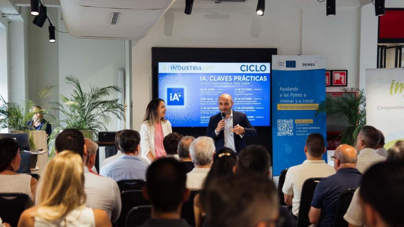 El director del Info, Joaqu&iacute;n G&oacute;mez, durante la jornada sobre inteligencia artificial.