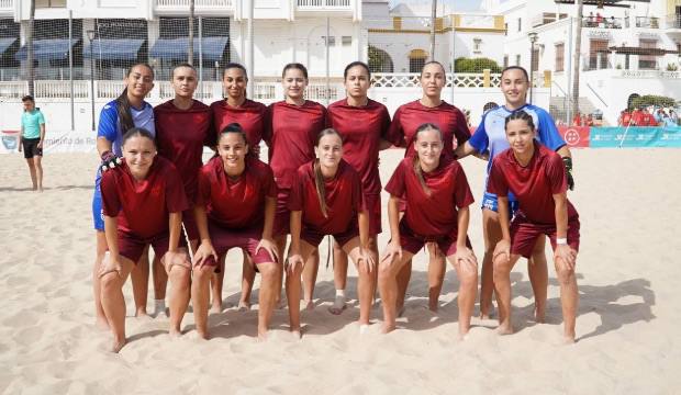 Las selecciones sub-17 y sub-20 vencen en la segunda jornada del Nacional de fútbol playa femenino