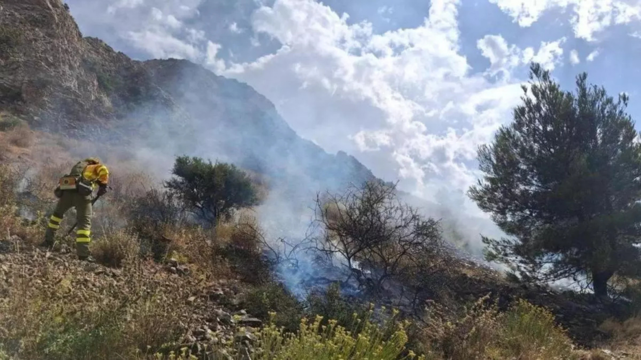 Las tormentas eléctricas en el Noroeste provocan dos incendios forestales en Moratalla