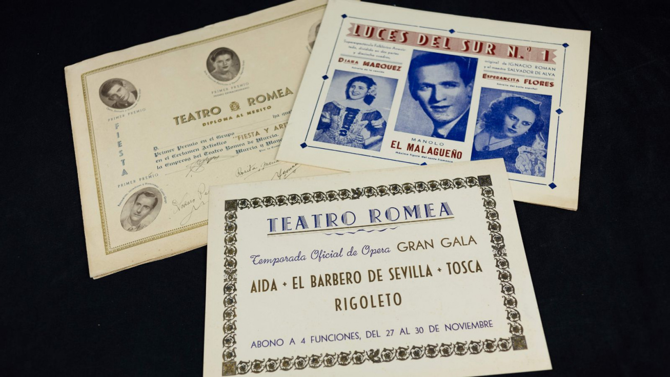 Imagen de la documentaci&oacute;n adquirida por el Archivo Regional sobre la gesti&oacute;n del Teatro Romea en la posguerra - Archivo General de la Regi&oacute;n de Murcia