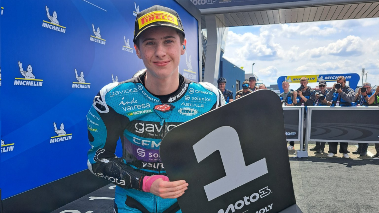 Máximo Quiles hace historia en Assen y acaricia el título mundial de Moto3