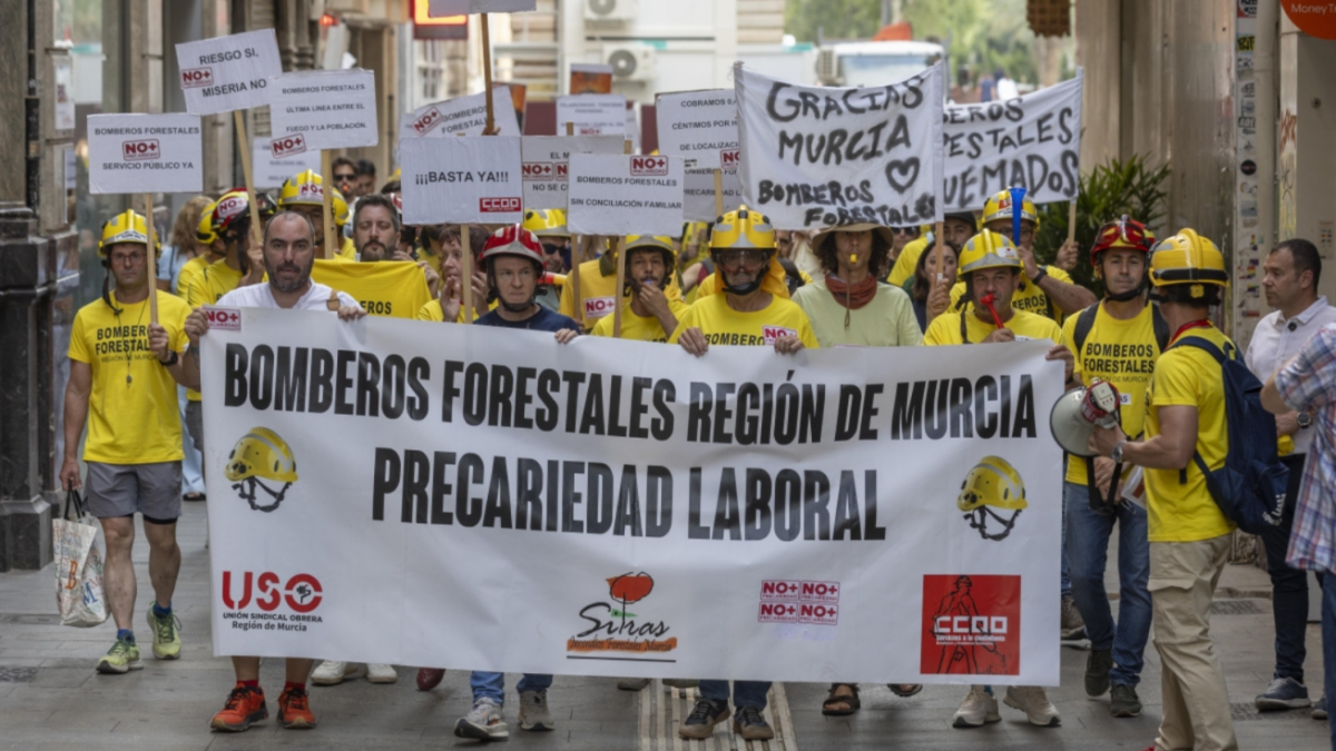 Armisticio temporal en los montes de la Región: Los bomberos forestales congelan las hostilidades laborales hasta el 14 de julio
