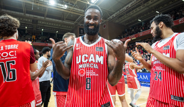 UCAM Murcia y Howard Sant-Roos acuerdan renovar por una temporada más