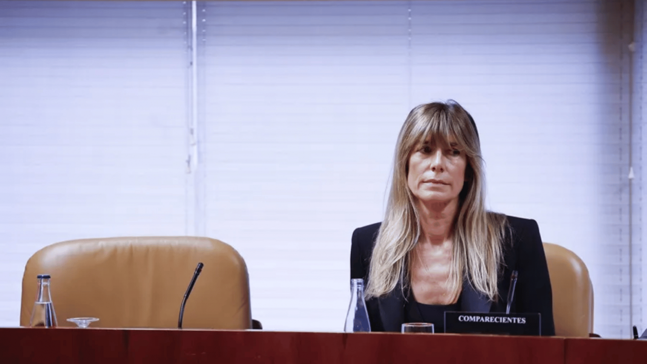 El juez Peinado env&iacute;a a juicio a Bego&ntilde;a G&oacute;mez y le retira el pasaporte
