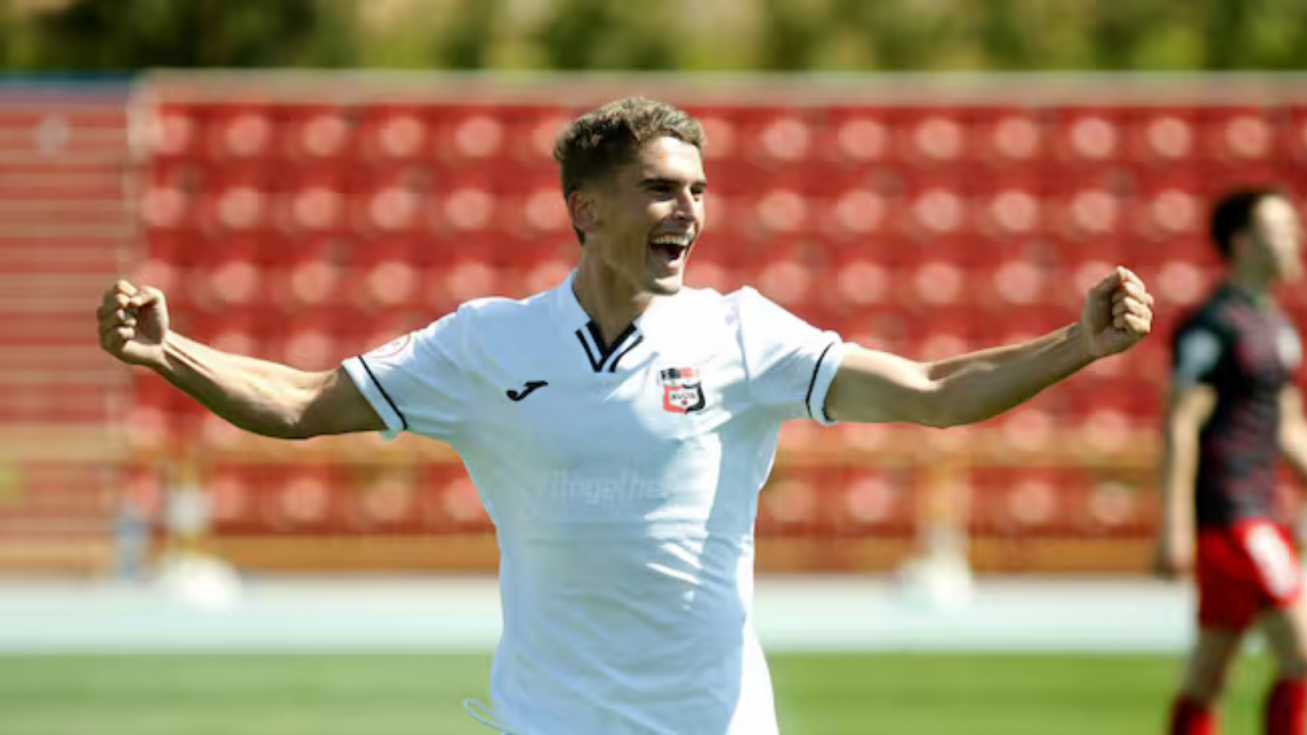 El Águilas oficializa a su primer fichaje: Josema Raigal
