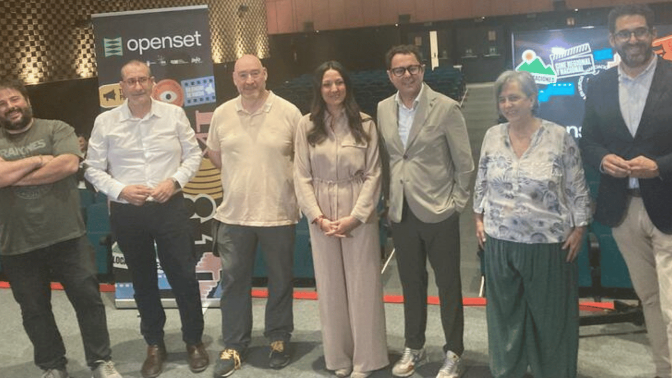 Imagen de los ponentes y los representantes del sector audiovisual regional antes de inicio de &lsquo;OpenSet&rsquo; - CARM