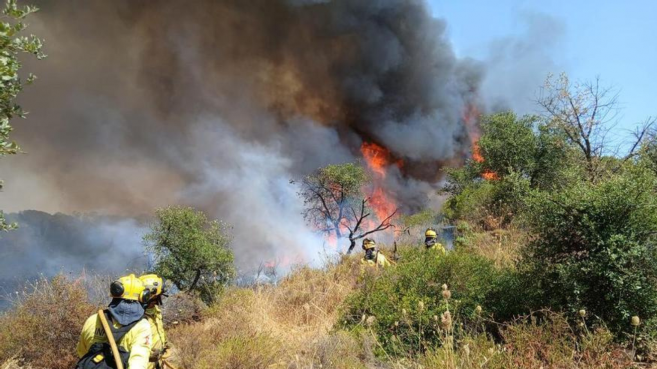 Los bomberos forestales reclaman más personal ante una campaña de incendios marcada por la incertidumbre