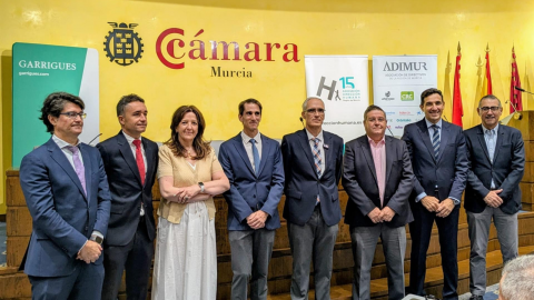 Más de 140 empresas murcianas analizan los retos de la 