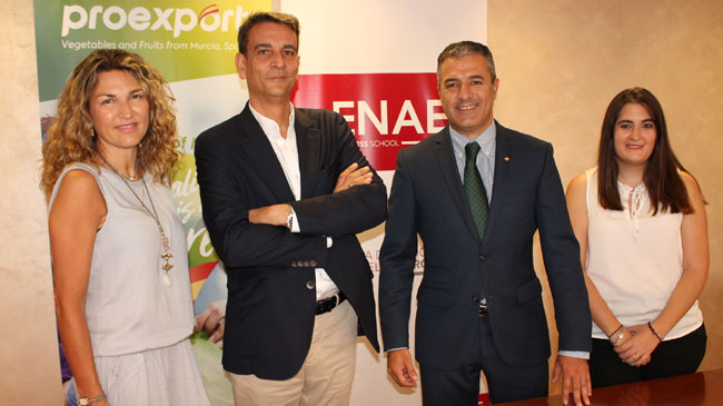 Olga Sabater (ENAE Alumni), Miguel L&oacute;pez (director de ENAE), Fernando P. G&oacute;mez (director de Proexport) y Natalia L&oacute;pez (RSC Proexport)