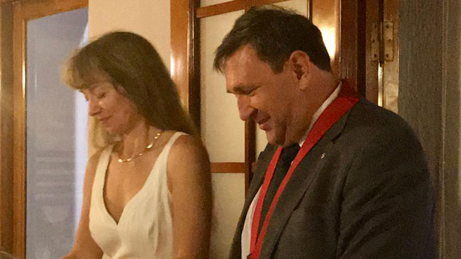 Miguel &Aacute;ngel Mart&iacute;n junto a Monika Bramsell