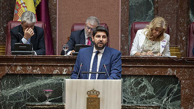 L&oacute;pez Miras, durante el discurso de investidura