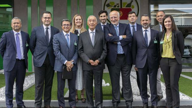 Juan Roig, tercero por la derecha, junto al presidente portugués, Marcelo Rebelo, en el centro Juan Roig, tercero por la derecha, junto al presidente portugués, Marcelo Rebelo, en el centro
