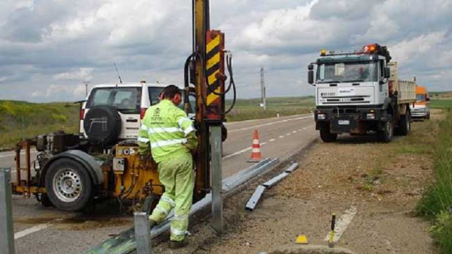 Obras de mantenimiento en una carretera