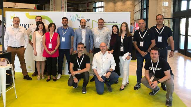 Foto de familia de las empresas participantes en  &lsquo;Alhambra Venture 2022&rsquo;