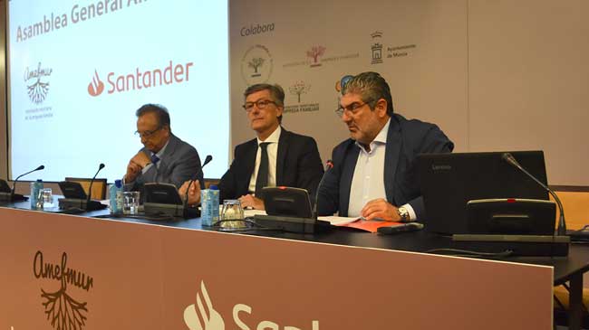Tom&aacute;s Fuertes, Jos&eacute; Mar&iacute;a Tortosa y Luis Rodr&iacute;guez de la Fuente, director territorial del Banco Santander