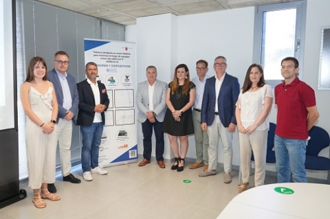 Investigadores en Turismo y responsables de empresas hoteleras en la Facultad de Ciencias de la Empresa