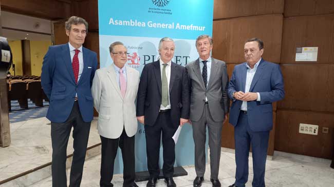 Directivos empresariales tras la asamblea de Amefmur