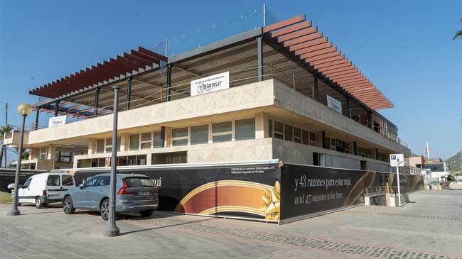 Obras de adaptaci&oacute;n del edificio en el puerto para convertirlo en restaurante