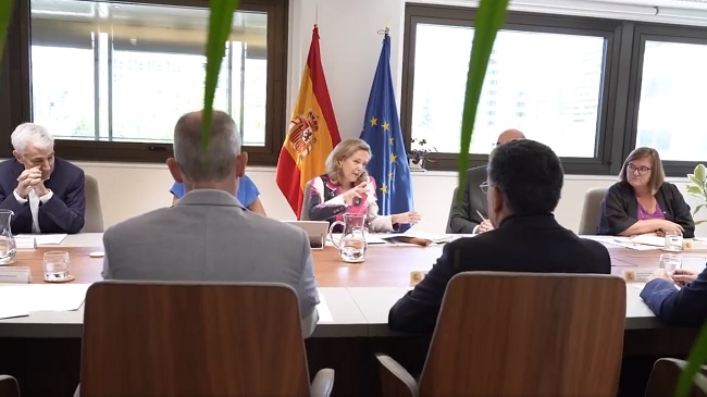Reuni&oacute;n constitutiva del Grupo de Expertos del PERTE Chip, presidida por Nadia Calvi&ntilde;o