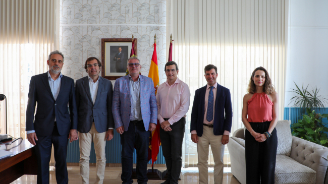 Firma del acuerdo entre SAES y la APC