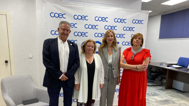 Marisa López Aragón, con Ana Correa y José Moreno, junto a la presidenta del CEEIC, Nuria Castillo Marisa López Aragón, con Ana Correa y José Moreno, junto a la presidenta del CEEIC, Nuria Castillo