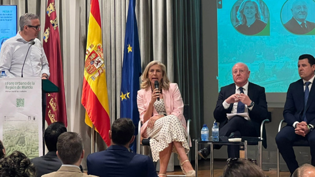 La concejal de Gobierno Abierto, Mercedes Bernab&eacute;, en el I Foro Urbano de la Regi&oacute;n de Murcia