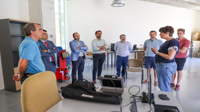 Visita del director del Info, Joaquín Gómez, a la empresa JUNO Smart Digital Solutions Visita del director del Info, Joaquín Gómez, a la empresa JUNO Smart Digital Solutions