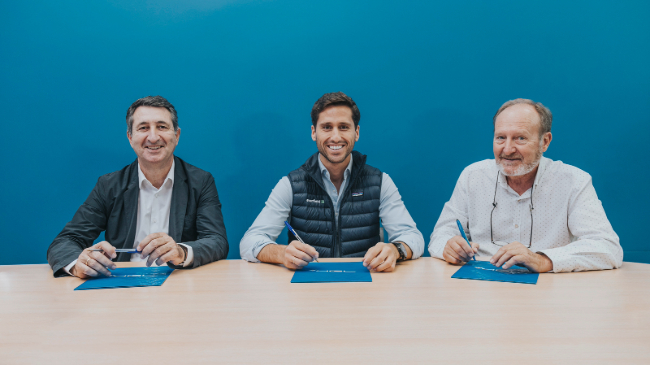 Firma del acuerdo entre 4GL y Everfield