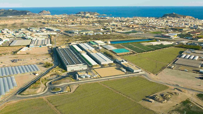 Imagen a&eacute;rea de la desaladora de &Aacute;guilas