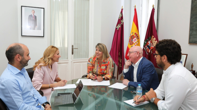 Reuni&oacute;n entre la consejera de Empresa, Marisa L&oacute;pez y la alcaldesa de Cartagena, Noelia Arroyo