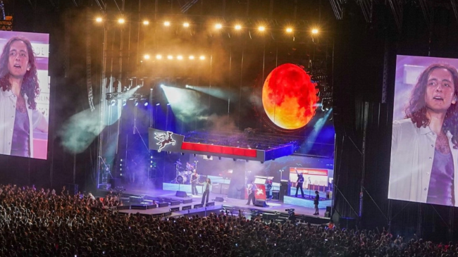 Arde Bogot&aacute; durante uno de sus conciertos en Cartagena.