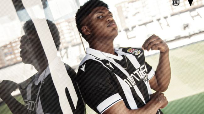 Nueva camiseta oficial del FC Cartagena | Foto: club Cartagena Nueva camiseta oficial del FC Cartagena | Foto: club Cartagena