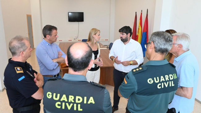El Presidente de la Región de Murcia reunido con Guardias Civiles | Cuenta X El Presidente de la Región de Murcia reunido con Guardias Civiles | Cuenta X