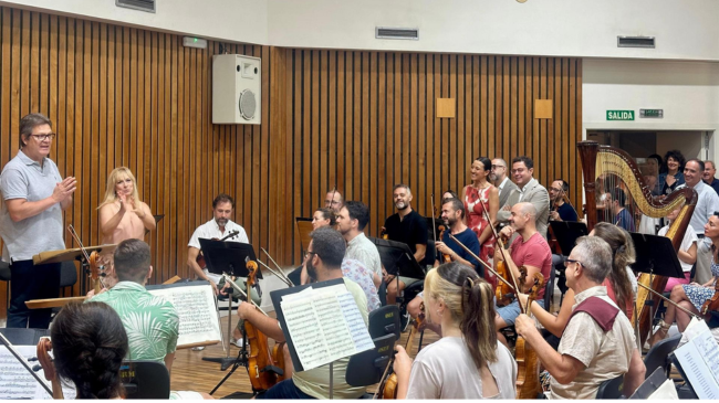 La consejera de Turismo, Cultura, Juventud y Deportes, Carmen Conesa, junto al director general del Instituto de las Industrias Culturales y las Artes y el director del Festival Internacional de Teatro, Música y Danza de San Javier. | Foto: GOBIERN La consejera de Turismo, Cultura, Juventud y Deportes, Carmen Conesa, junto al director general del Instituto de las Industrias Culturales y las Artes y el director del Festival Internacional de Teatro, Música y Danza de San Javier. | Foto: GOBIERN