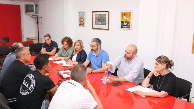 Reunión entre el Partido Socialista y representantes de las empresas auxiliares de Navantia. Reunión entre el Partido Socialista y representantes de las empresas auxiliares de Navantia.