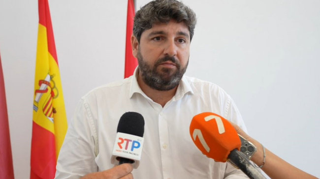 El presidente de la Regi&oacute;n de Murcia, Fernando L&oacute;pez Miras, ofrece declaraciones tras reunirse con el alcalde de Torre Pacheco, Pedro &Aacute;ngel Roca | CARM