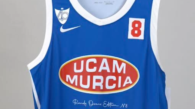 Equipaci&oacute;n en homenaje a Randy Owens.
