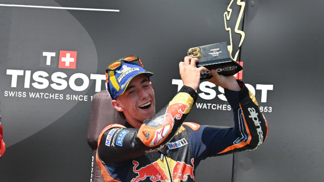 Pedro Acosta en el podium del GP de República Checa.