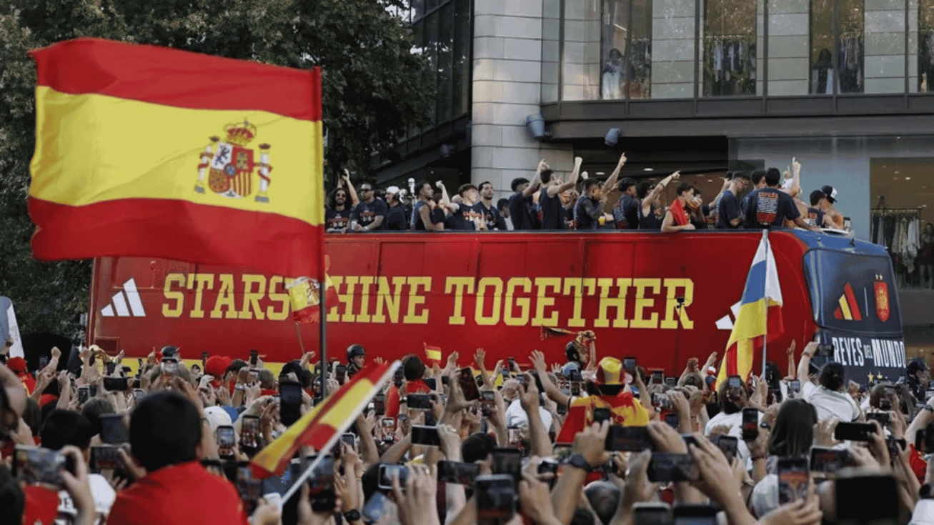 Madrid se rinde a los campeones del mundo: sigue en directo la celebración de España