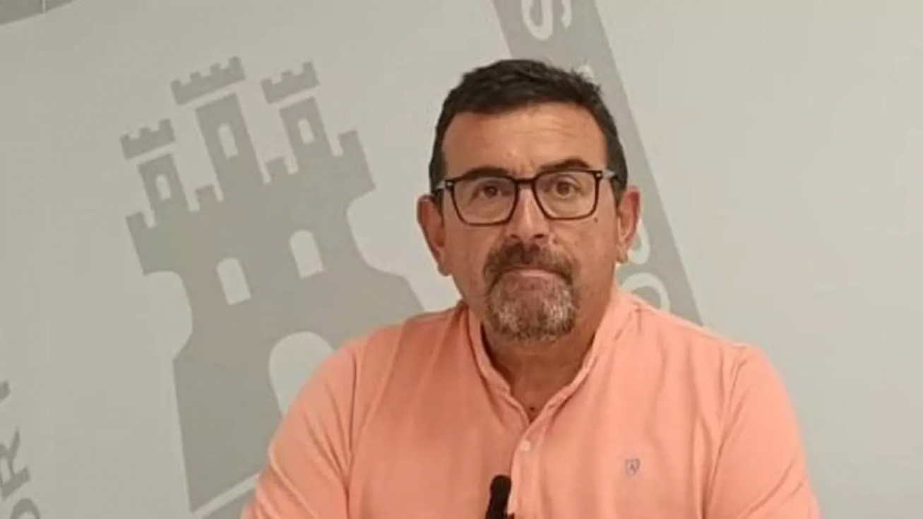 Una cacerolada ciudadana en Cieza termina con un botellazo al alcalde