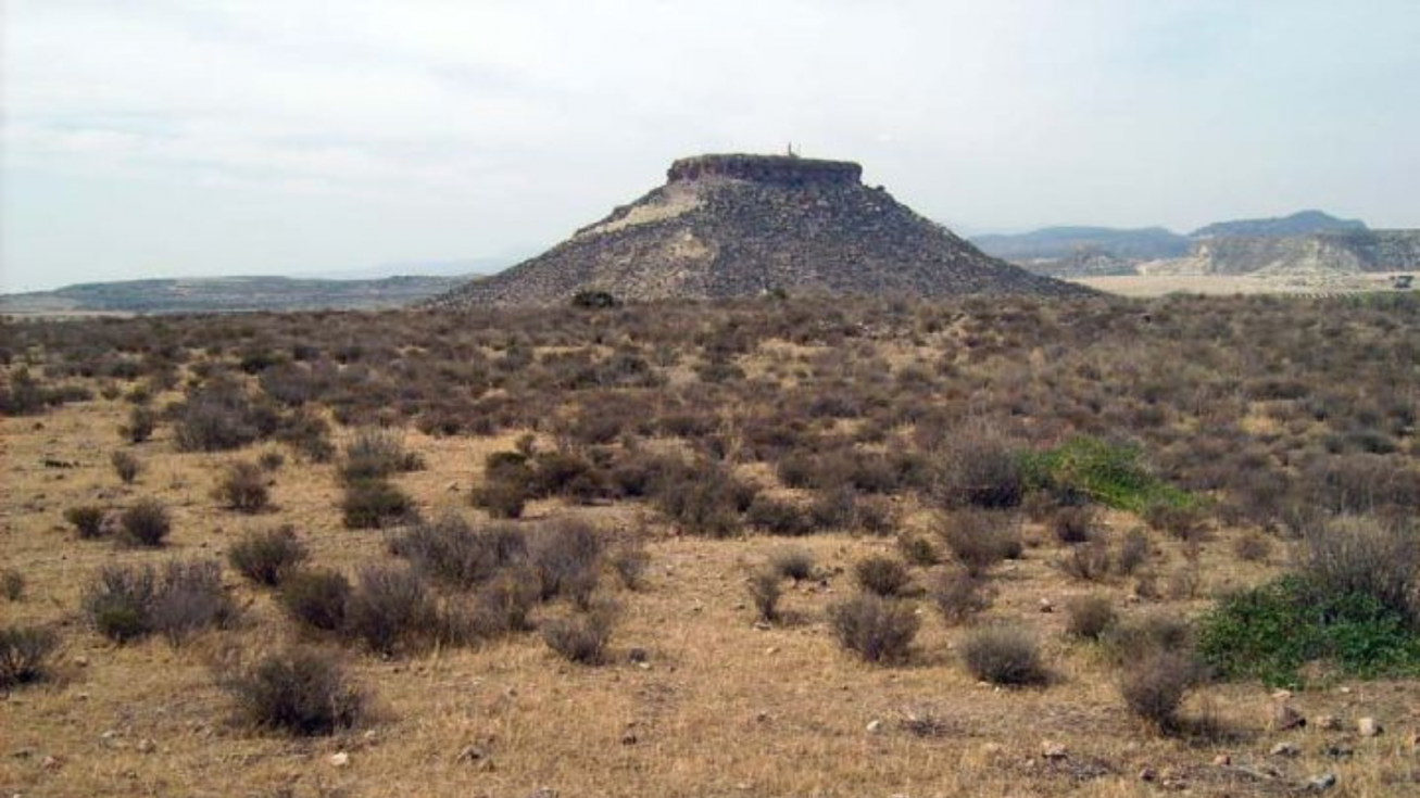 El Ayuntamiento de Mula compra el Cerro de La Almagra y unifica la propiedad pública de sus grandes yacimientos