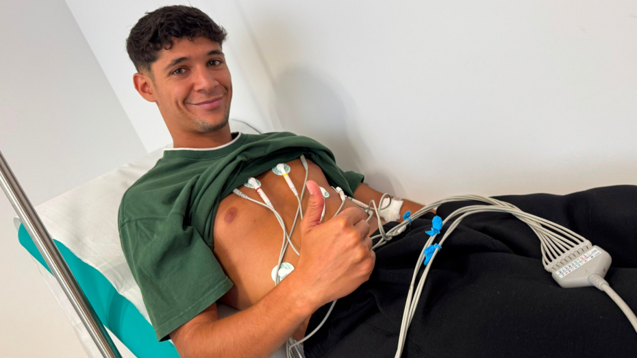 Los jugadores del FC Cartagena pasan revista médica antes de iniciar los entrenamientos